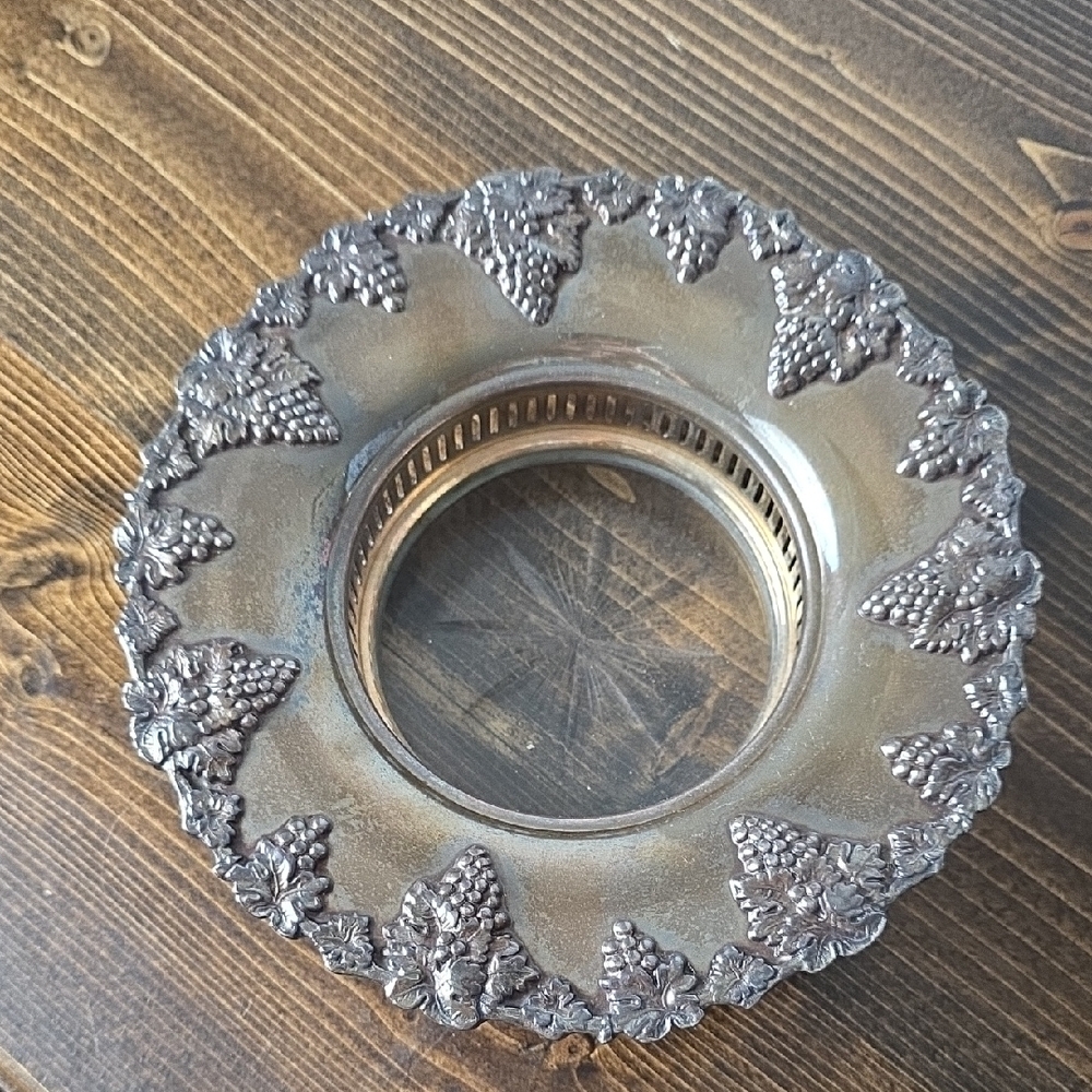 Elegant Silver Decorative Plate‎ - Picture 3 of 13